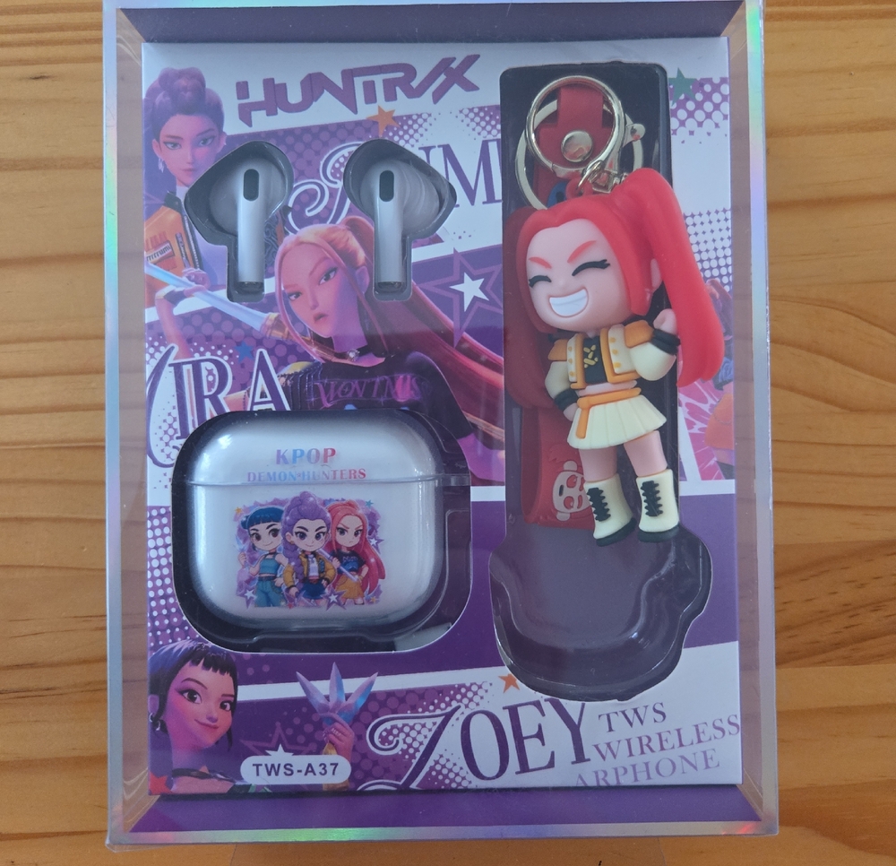 Kpop Inspired Wireless TWS Earbuds with Character Keychain